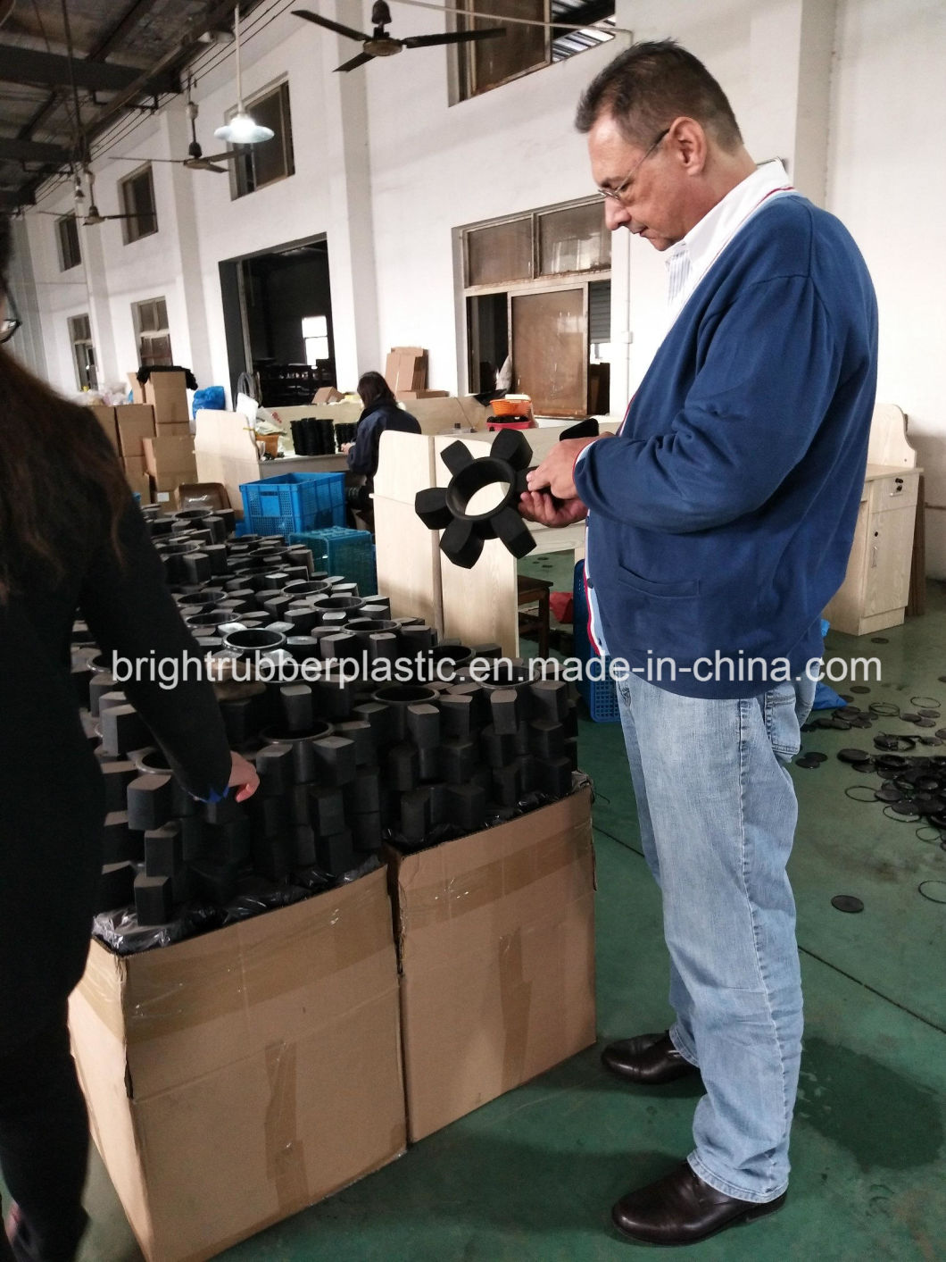 OEM高品质卡车零件橡胶稳定剂